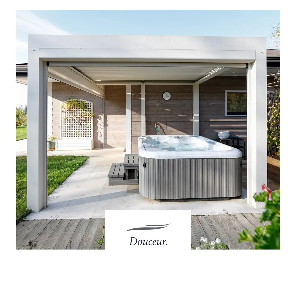Profiter d'un doux moment, à l'abris des regards, sous votre pergola Biossun.  #…